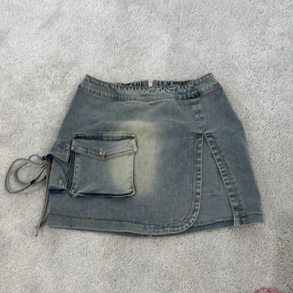 Dare you denim cargo mini skirt